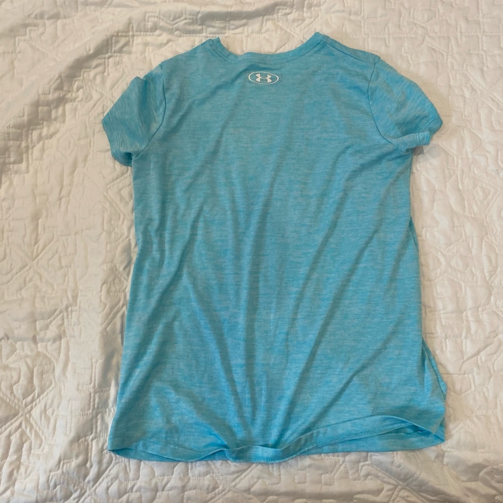 Light blue tee!! 💙💙🦋 - Picture 2 of 4